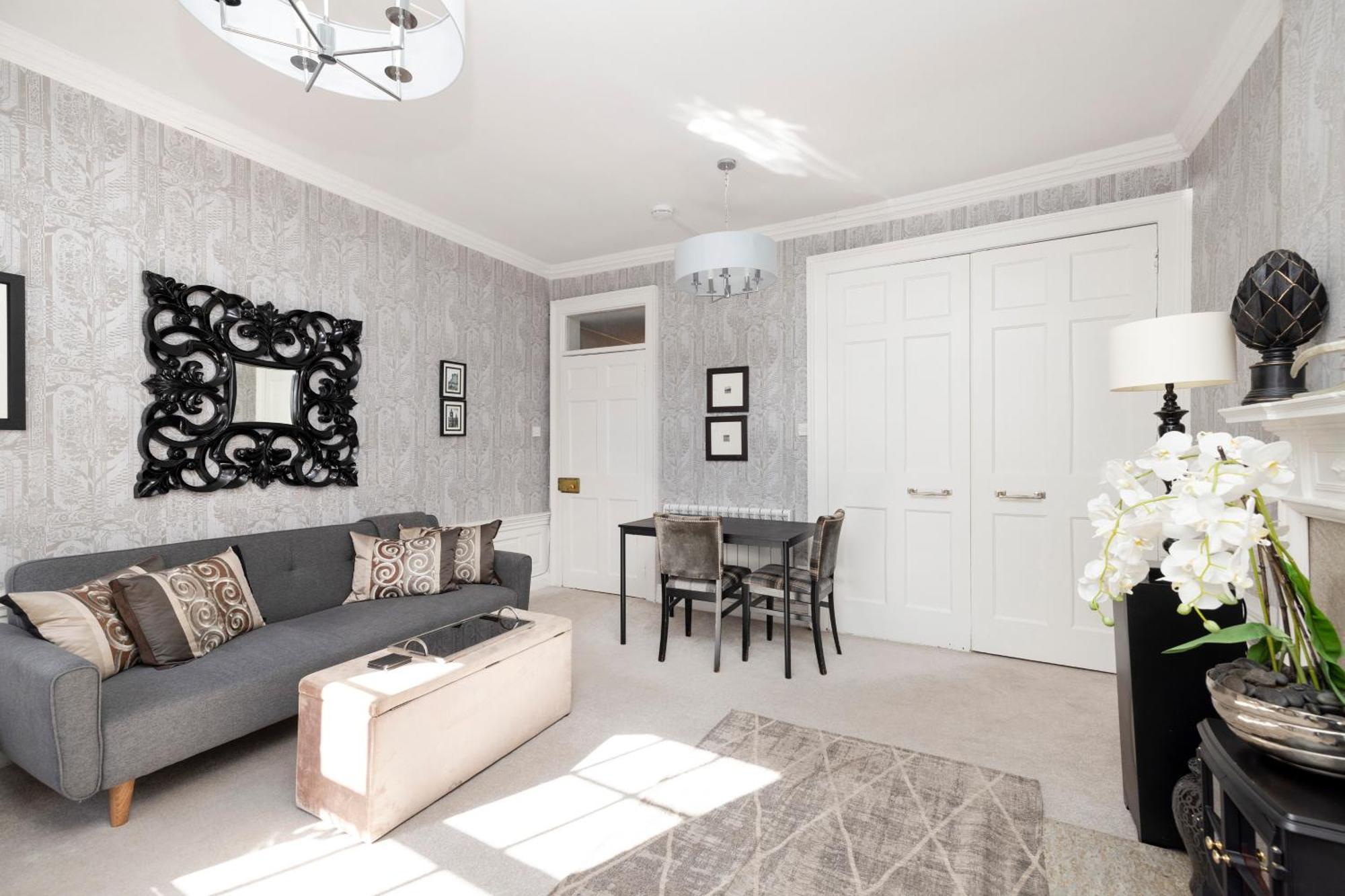Joivy Exclusive Apartment At The Heart Of New Town EDI Kültér fotó
